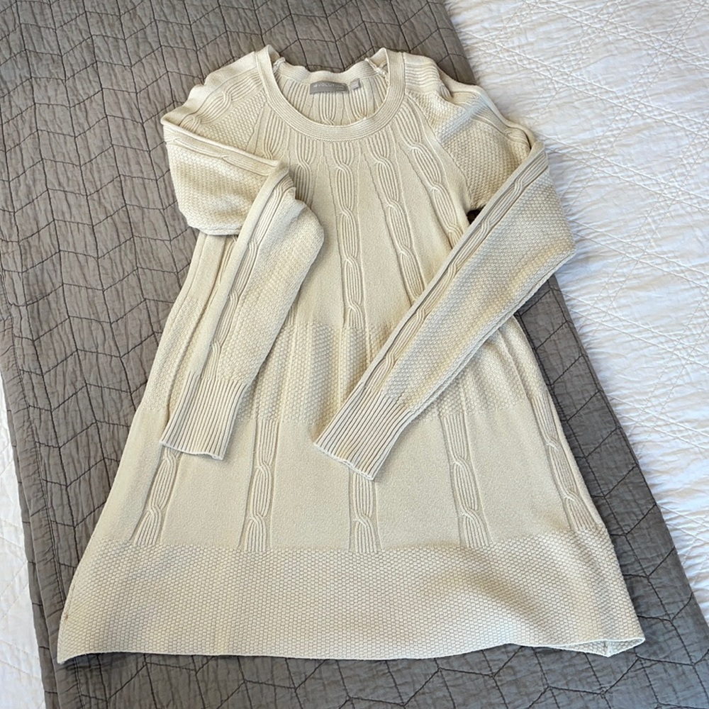 Cream evolution sweater tunic M